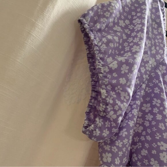 Lavender and White Ditsy Floral Print Cropped Blouse with Shirred Back NWOT - Picture 7 of 10